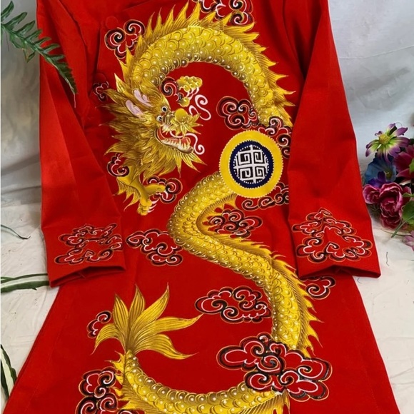 Red Ao Dai for Men, Hand Painted Vietnamese Traditional Long Dress for Men - Picture 3 of 4